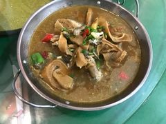 大山野菜参子鱼炖干笋-鱼乐岛餐厅·户外花园主题餐厅