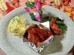 骊宫艳影----嫩滑牛肉和炒饭-唐乐宫·歌舞剧院餐厅