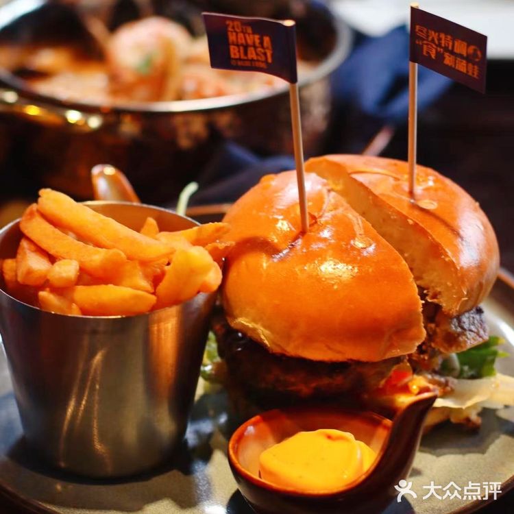 蓝蛙20周年全新菜单，氛围感十足的西餐厅