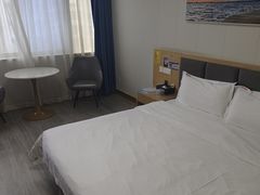 -吾遇酒店(深圳火车站罗湖口岸店)