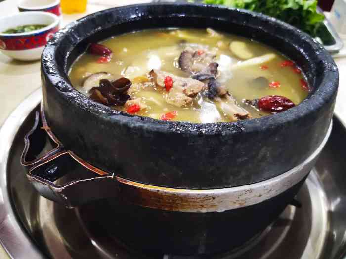 工布石锅(波密分店)-"[薄荷]波密美食 | 好好吃的石锅鸡开.