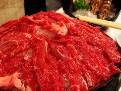 安格斯牛肉-鲜入围煮花胶鸡海鲜火锅