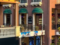 -王府井奥莱临潼小镇(临潼店)