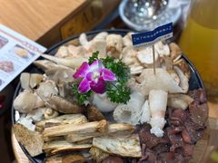 -一朵菌·野生菌探索家火锅(南亚店)