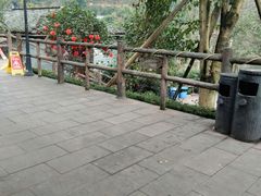 -楠柏弯休闲山庄(梨花溪店)