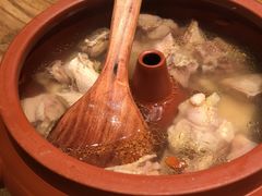 -云海肴·汽锅鸡·云南菜(天山百盛优客店)