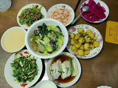 -爱的果实月嫂育婴师(世纪东方店)