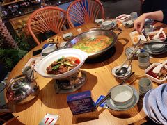 -野山舂·贵州现舂酸汤火锅(鸿通城店)