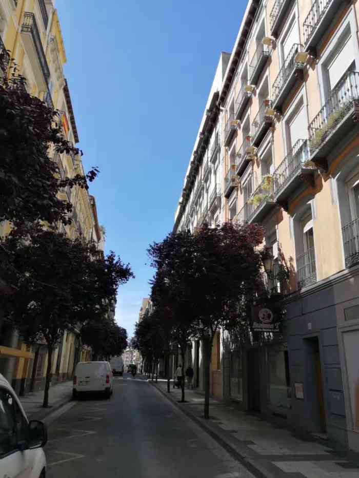 不和谐街区-"不和谐街区跟不和谐没啥大关系,就是巴塞罗.