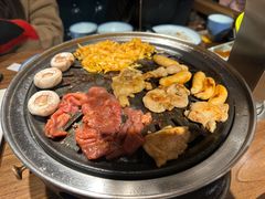 -明洞阿姨·韩式酱蟹烤肉·创意料理(三元桥店)