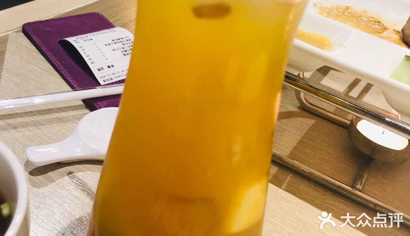 鸡腿菇,木耳,青豆,藕,吃点素菜感觉也不错,很爽口