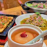 人均六七十吃跷脚牛肉+一桌子川渝美食！给我姐妹香哭啦🤣💕