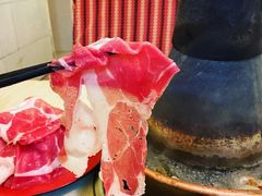 -洞庭洲·防空洞火锅·烧烤·铜锅涮肉(新百广场店)