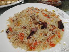 手抓饭-丝路天山酒店(国际大巴扎店)