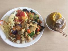 -窦店服务区-停车场