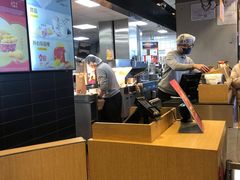 -麦当劳(展览路店)