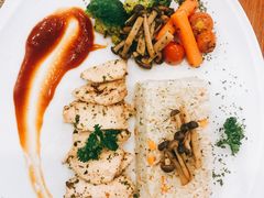 -Chom Cafe and Restaurant