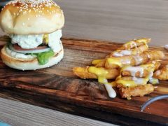 洛杉矶双重车达芝士牛肉汉堡-J·one Bistro吉萬酒厨·牛排