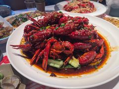 -肥肥虾庄·金牌油焖大虾(汉街SKP店)