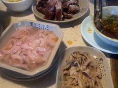 -九尺赵老四鲜鹅肠火锅