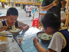 -肇兴特色牛肉粉