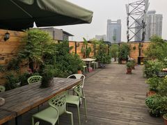-拖板鞋咖啡旅行酒店(春熙路地铁站店)