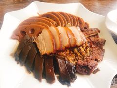 -泉畔人家·老济南经典鲁菜(大明湖店)