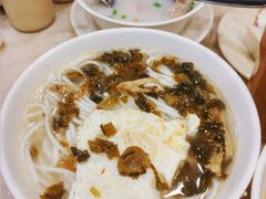 雪菜肉丝粉-洪利粥店茶餐厅