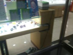 -西南眼镜·蔡司·依视路战略合作店(南街店)