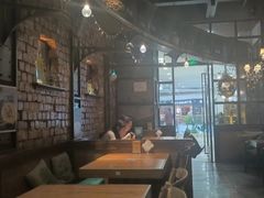 -玛格萝妮(汇智国际商业中心店)