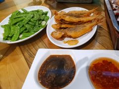 干炸小平鱼-虾宝贝胶东海鲜·渔家菜(小西天店)