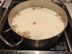 -尚尚仙·酸汤猪手·猪肚鸡火锅(华联万柳购物中心店)