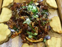 东镇烤三味-老东镇啤酒屋海鲜加工·蒸汽海鲜·海鲜烧烤(台东店)