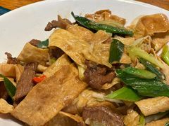 肉炒腐竹皮-柴窝堡22号辣子鸡·传承新疆菜