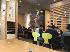 大堂-麦当劳(杭州西湖银泰百货店)