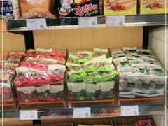 零售区-来伊份(通灌北路店)