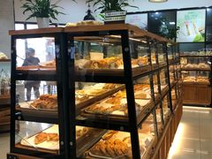 面包甜点陈列柜-皇家美孚·蛋糕外送(东部佳世客店)