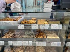 面包甜点陈列柜-上海哈尔滨食品厂(淮海中路店)