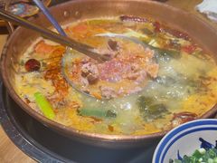 -洱火云南酸菜牛肉火锅(石景山当代商城店)