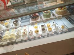 面包甜点陈列柜-Mr.Five伍氏面包生日蛋糕(新门店)