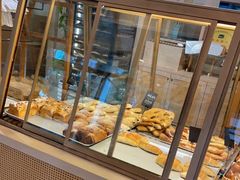 面包甜点陈列柜-Dough&Joe团憩(瑞虹天地月亮湾店)