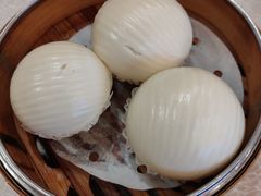 港式蛋黄流沙包-麒麟山景大酒店岭南汇海鲜酒家(沙井店)
