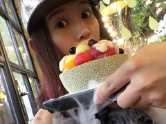 -莓园冰淇淋店