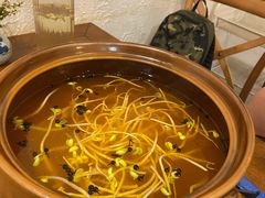 酸汤鱼火锅-猫爷的腔调·黔小馆(交大医学住宅区店)