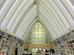 -钟书阁(松江泰晤士小镇店)