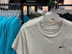 -NIKE上海青浦换季优惠店