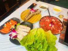 -鲜入围煮花胶鸡海鲜火锅