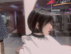 -BULB STUDIO 巴柏明星发型工作室