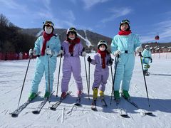 -亚布力新体委滑雪场