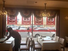 靠窗位-老六饭店(翠通路店)